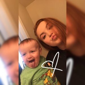 Meet your Posher, Caitlin